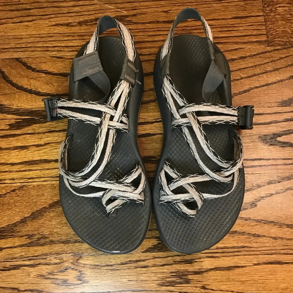 Womens chaco size 8 - Picture 4 of 5